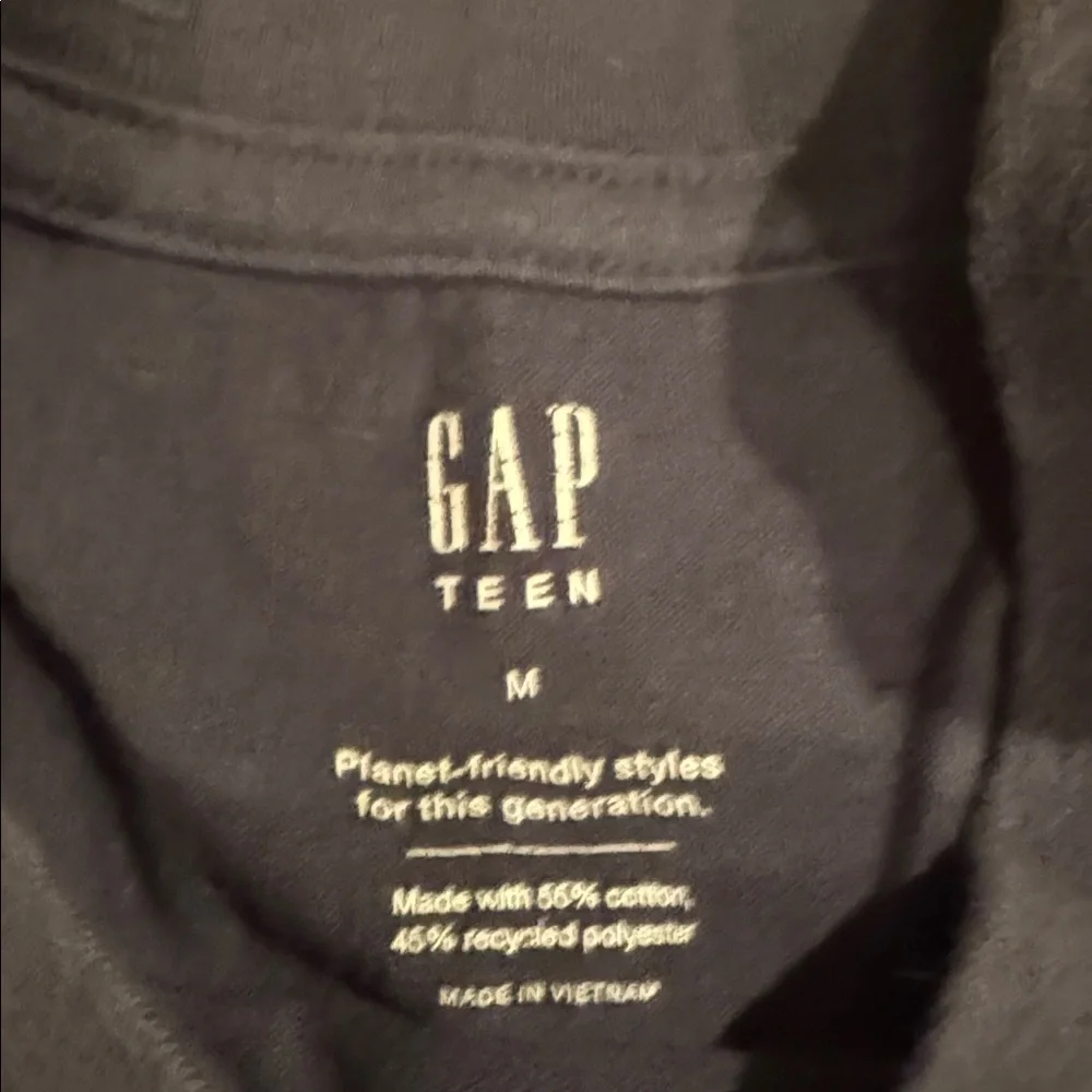 GAP Shirt